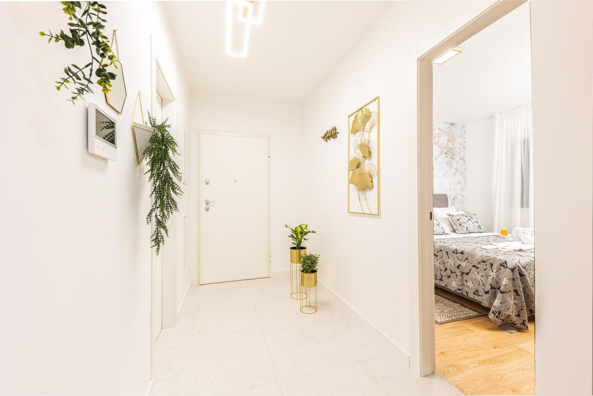 Golden Smile Apartment Split Exterior photo